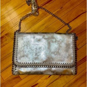 NWOT Chelsea28 purse from Nordstroms. Has should strap or can be a clutch.